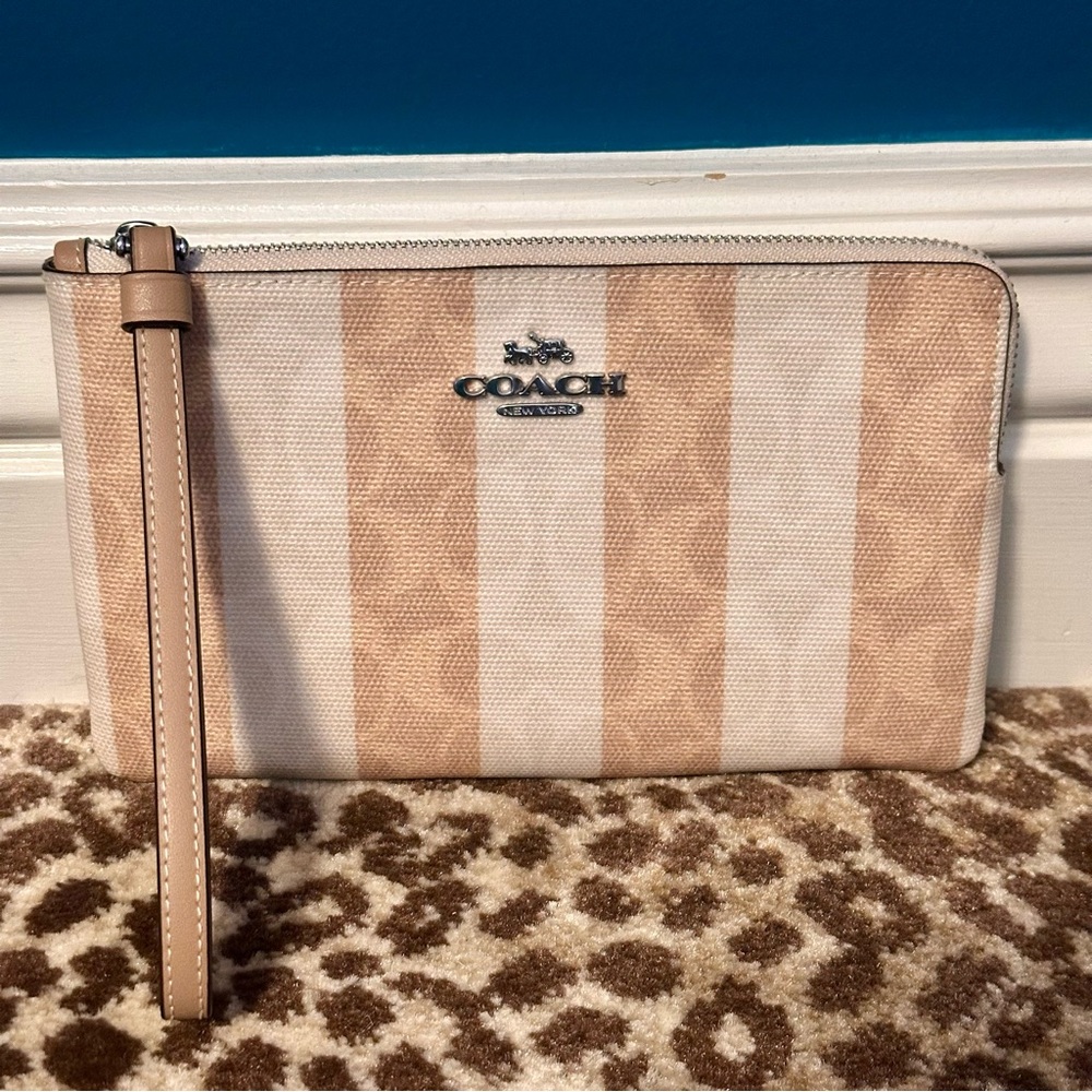 Coach Large Corner Zip Wallet